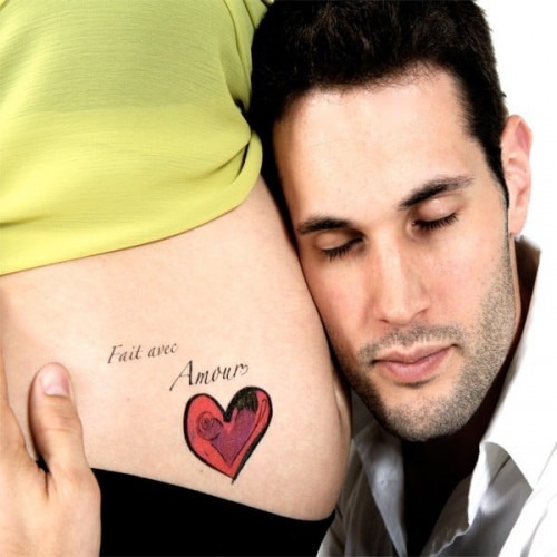 Tatouage bedondi "Fait avec amour" Tatouage bedondi "Fait avec amour"
