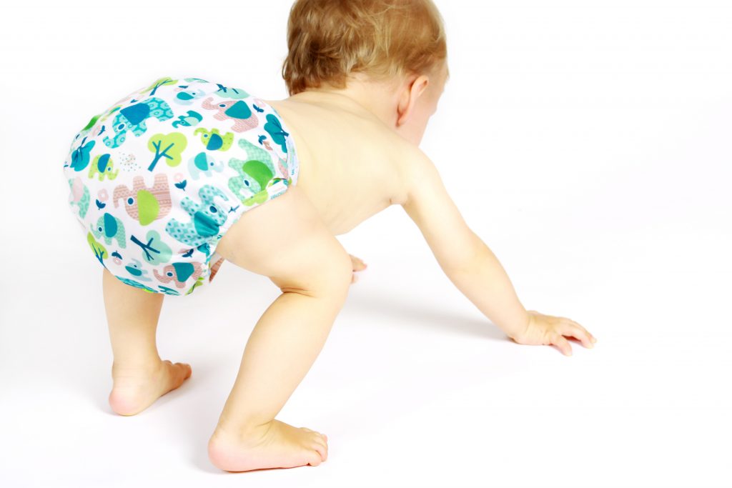 Bébé en change lavable : aucune gène dans les mouvements Changes lavables et problèmes de motricité : une peur infondée